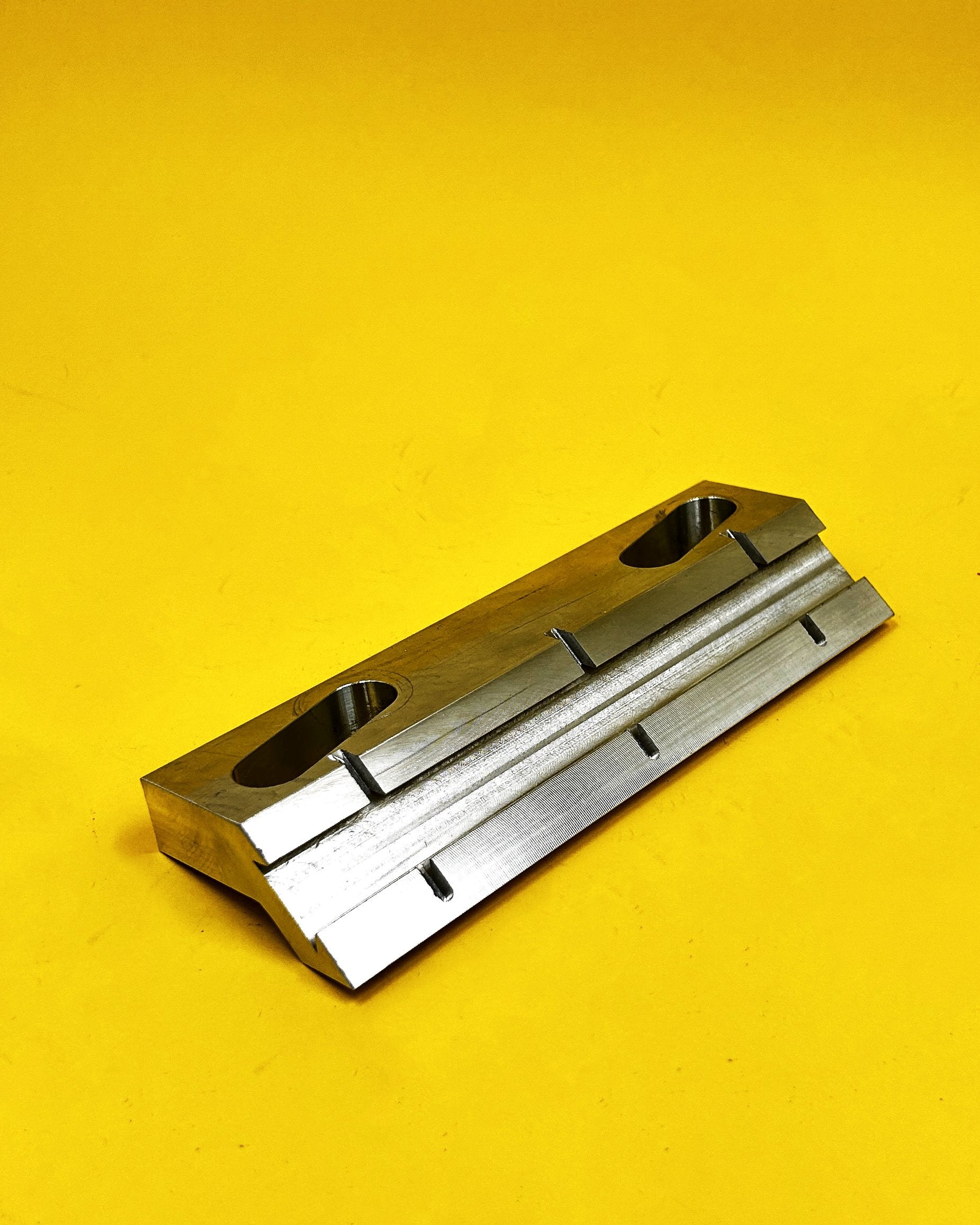 ロッグ Epiroc Holder 200mm (left)(alt. spare part to EPIROC® 3128078548